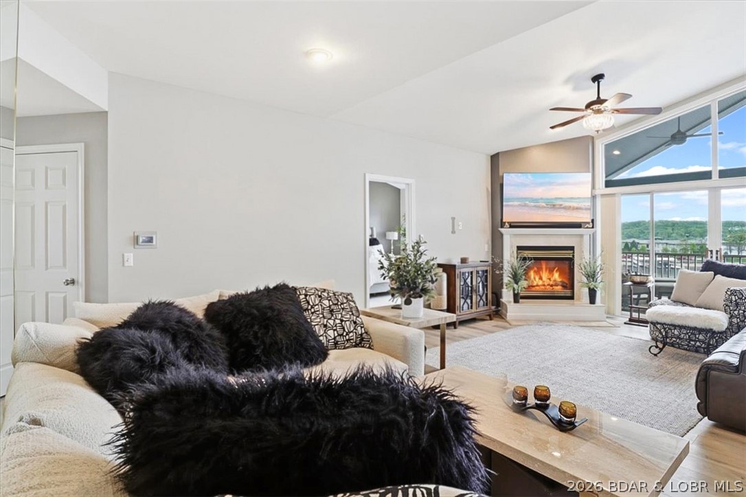 The Evergreens On The Lake - Residential