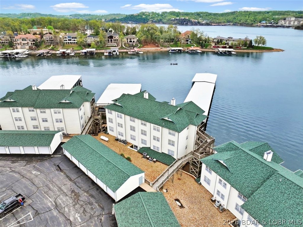 The Evergreens On The Lake - Residential