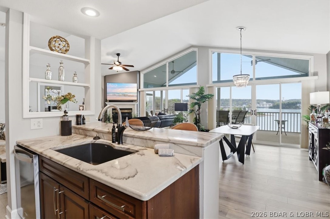 The Evergreens On The Lake - Residential