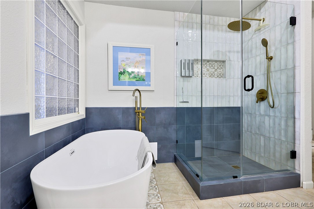 Monarch Cove Condominium - Residential