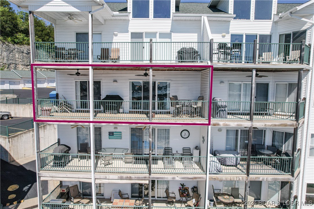 Camdenton, Missouri 65020, United States, 3 Bedrooms Bedrooms, ,2 BathroomsBathrooms,Residential,Contingent,44603