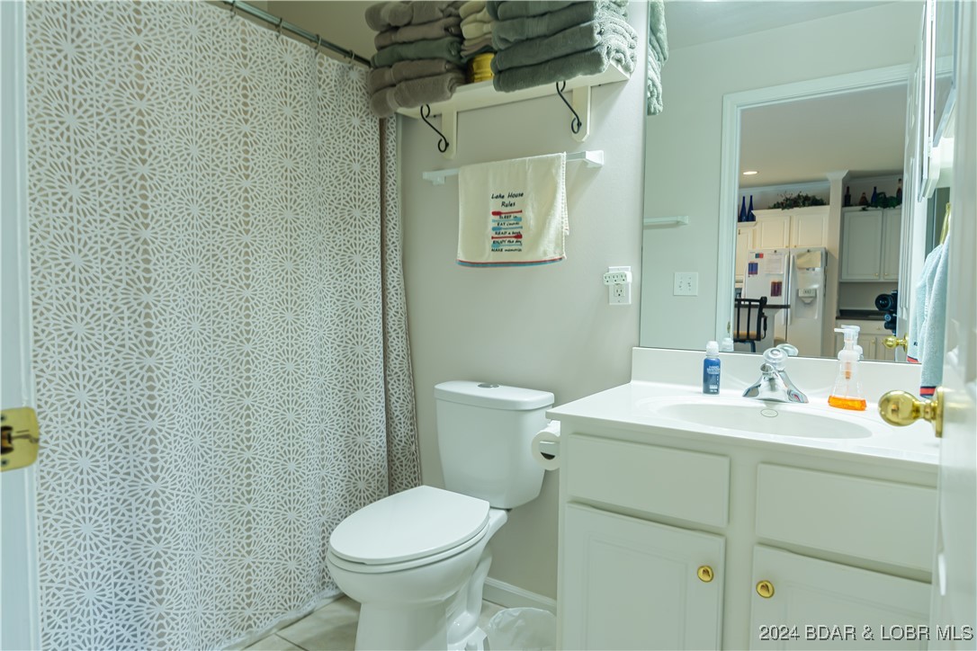 Camdenton, Missouri 65020, United States, 3 Bedrooms Bedrooms, ,2 BathroomsBathrooms,Residential,Contingent,44603