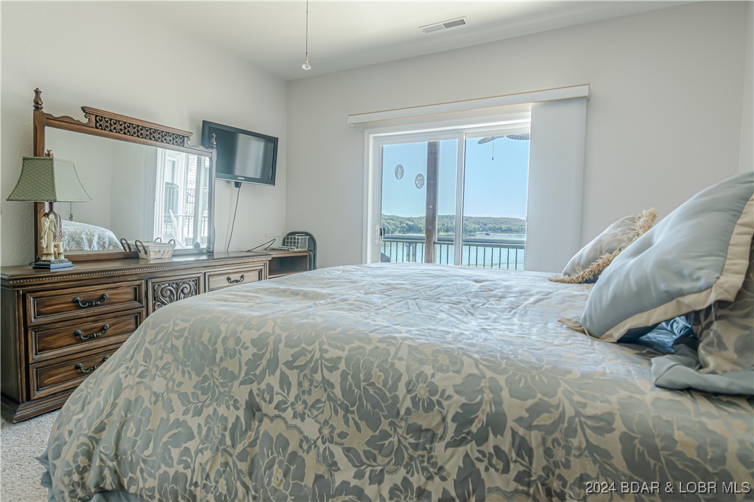 Camdenton, Missouri 65020, United States, 3 Bedrooms Bedrooms, ,2 BathroomsBathrooms,Residential,Contingent,44603