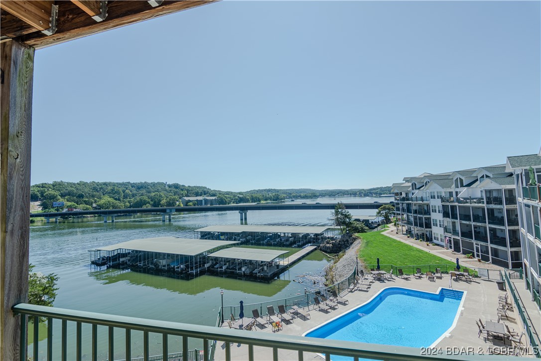 Camdenton, Missouri 65020, United States, 3 Bedrooms Bedrooms, ,2 BathroomsBathrooms,Residential,Contingent,44603