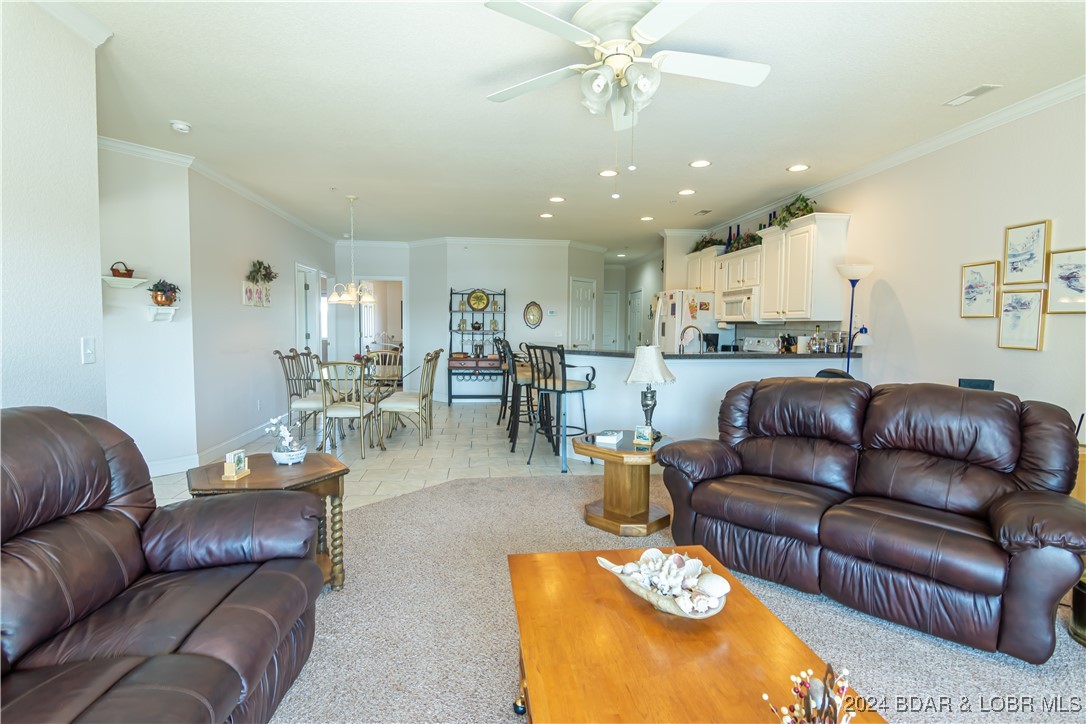 Camdenton, Missouri 65020, United States, 3 Bedrooms Bedrooms, ,2 BathroomsBathrooms,Residential,Contingent,44603