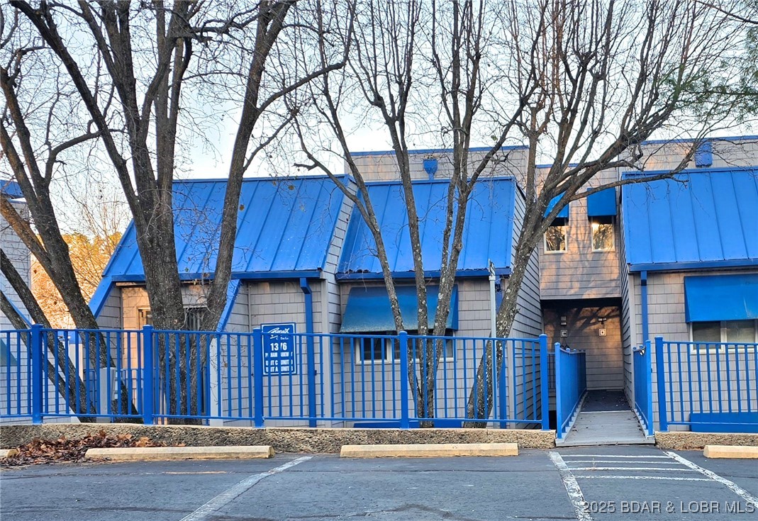 The Bronx On The Lake Condo - Residential