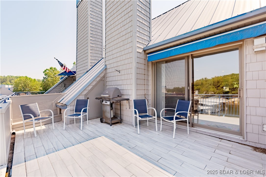 The Bronx On The Lake Condo - Residential