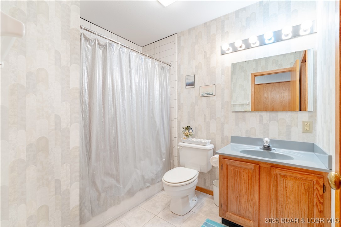 The Bronx On The Lake Condo - Residential