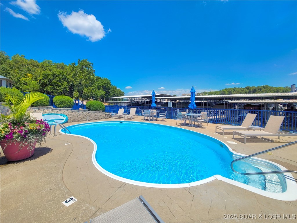 The Bronx On The Lake Condo - Residential