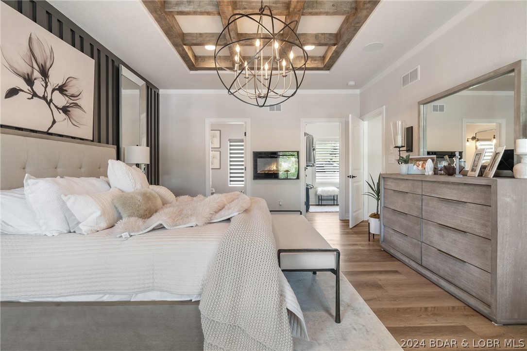 Porto Cima, Missouri 65049, United States, 4 Bedrooms Bedrooms, ,4 BathroomsBathrooms,Residential,Contingent,57952