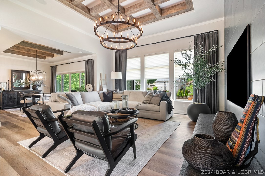 Porto Cima, Missouri 65049, United States, 4 Bedrooms Bedrooms, ,4 BathroomsBathrooms,Residential,Contingent,57952