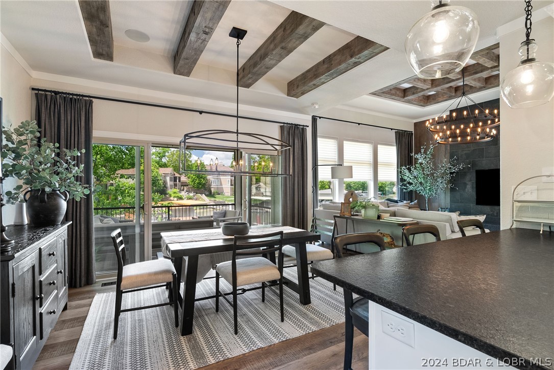 Porto Cima, Missouri 65049, United States, 4 Bedrooms Bedrooms, ,4 BathroomsBathrooms,Residential,Contingent,57952