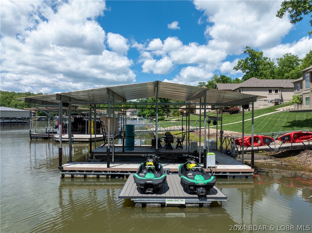 Porto Cima, Missouri 65049, United States, 4 Bedrooms Bedrooms, ,4 BathroomsBathrooms,Residential,Contingent,57952