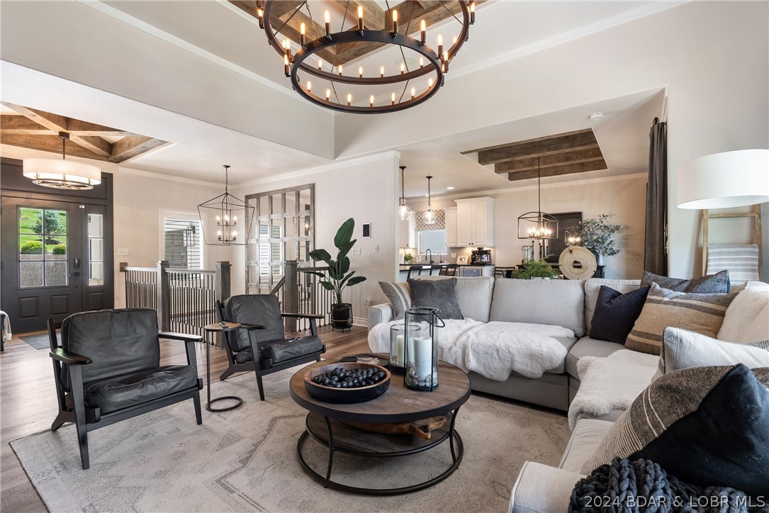 Porto Cima, Missouri 65049, United States, 4 Bedrooms Bedrooms, ,4 BathroomsBathrooms,Residential,Contingent,57952