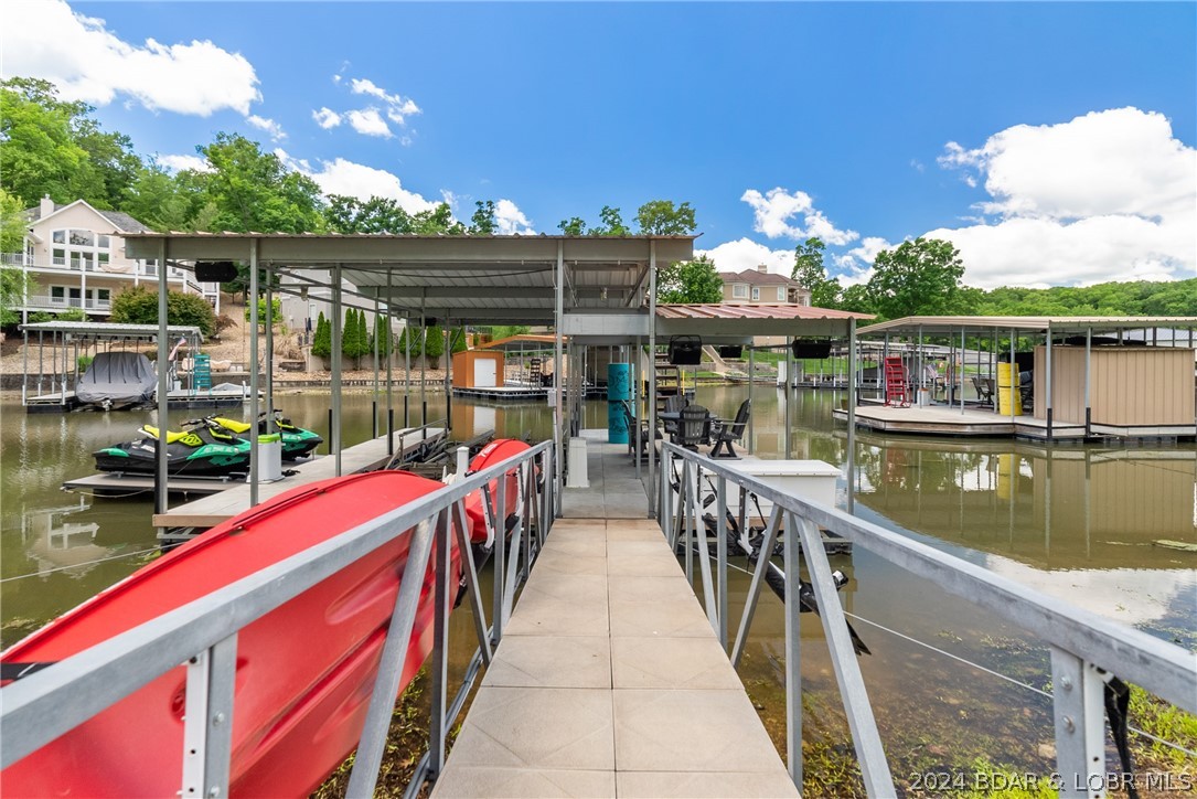 Porto Cima, Missouri 65049, United States, 4 Bedrooms Bedrooms, ,4 BathroomsBathrooms,Residential,Contingent,57952