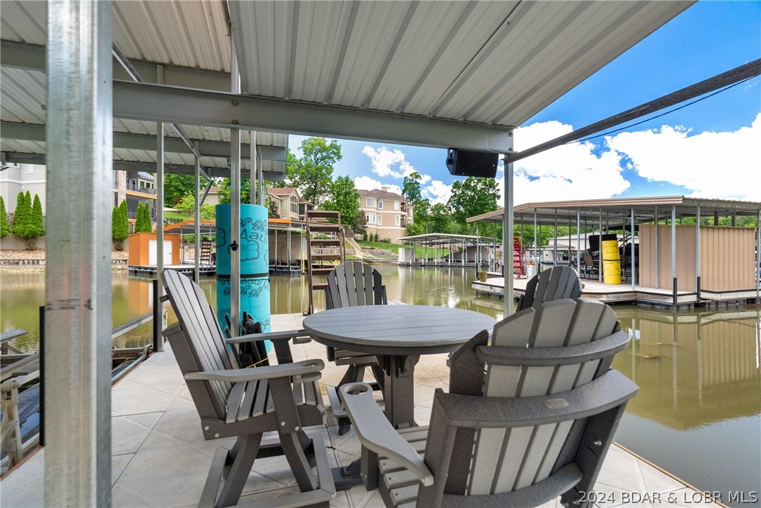 Porto Cima, Missouri 65049, United States, 4 Bedrooms Bedrooms, ,4 BathroomsBathrooms,Residential,Contingent,57952