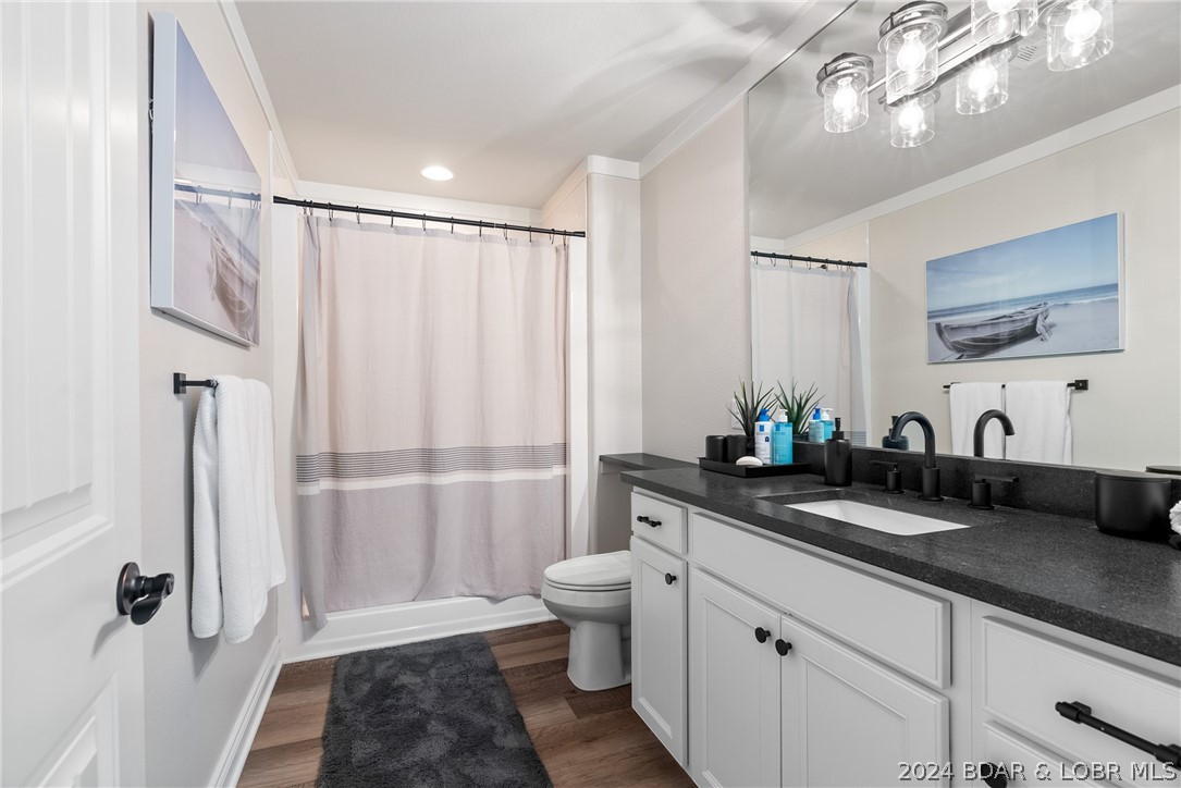 Porto Cima, Missouri 65049, United States, 4 Bedrooms Bedrooms, ,4 BathroomsBathrooms,Residential,Contingent,57952