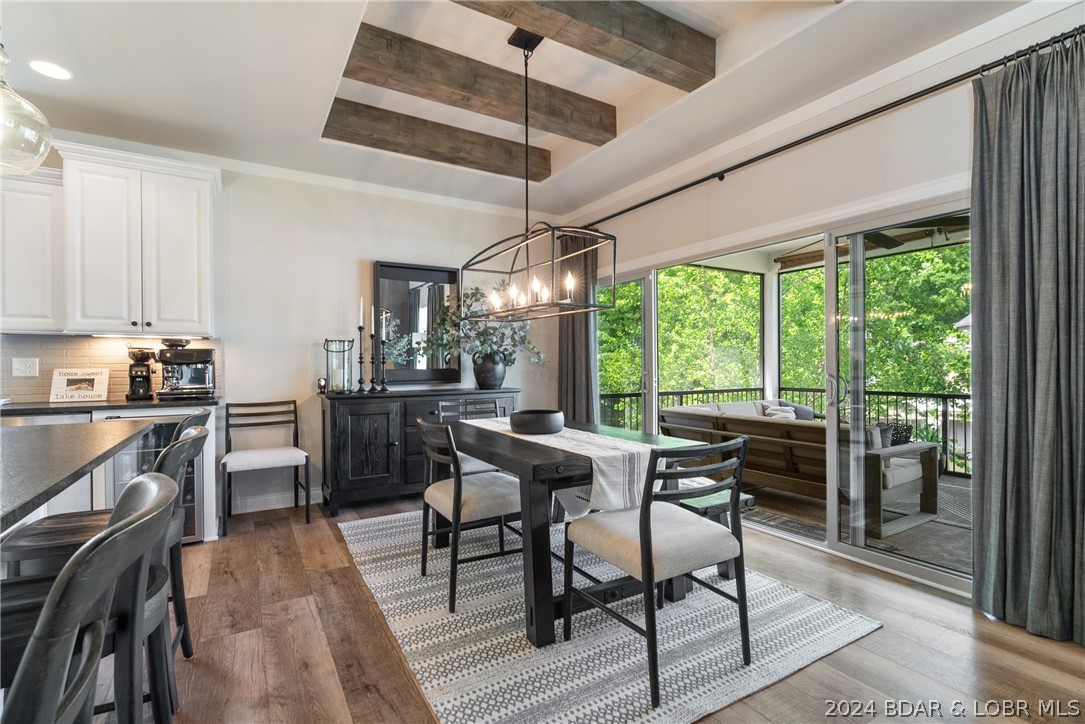 Porto Cima, Missouri 65049, United States, 4 Bedrooms Bedrooms, ,4 BathroomsBathrooms,Residential,Contingent,57952