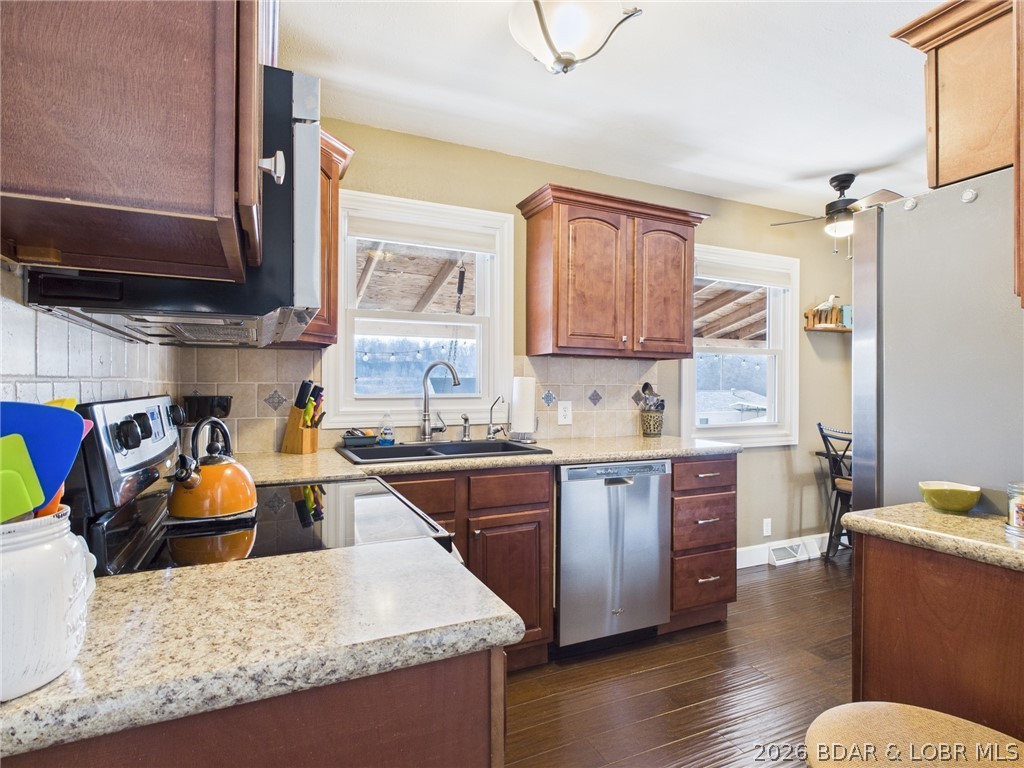 Snug Harbor - Residential