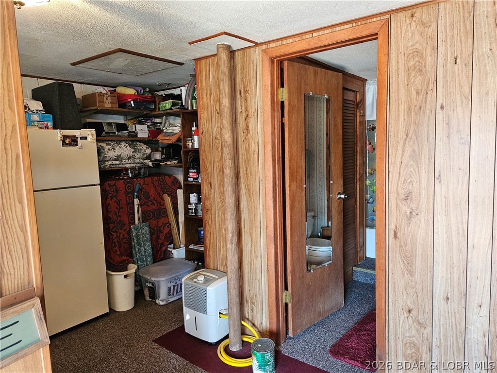 Golden Goose - Residential