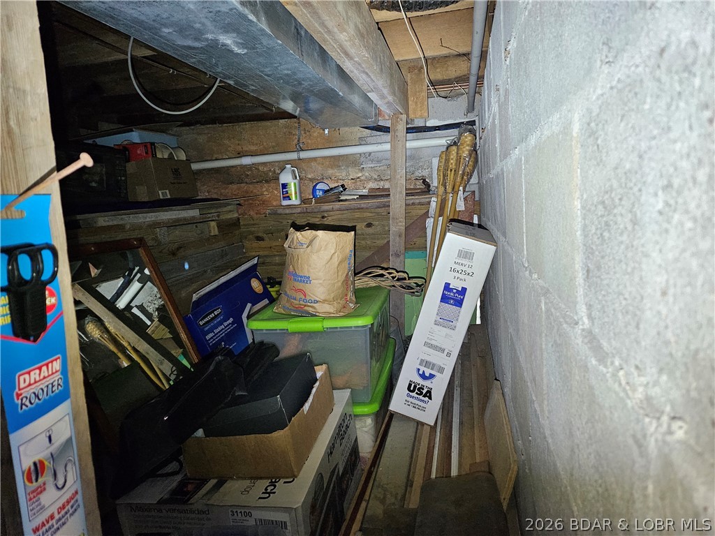 Golden Goose - Residential