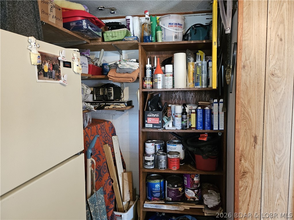 Golden Goose - Residential