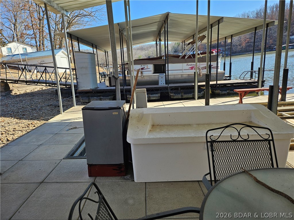 Golden Goose - Residential