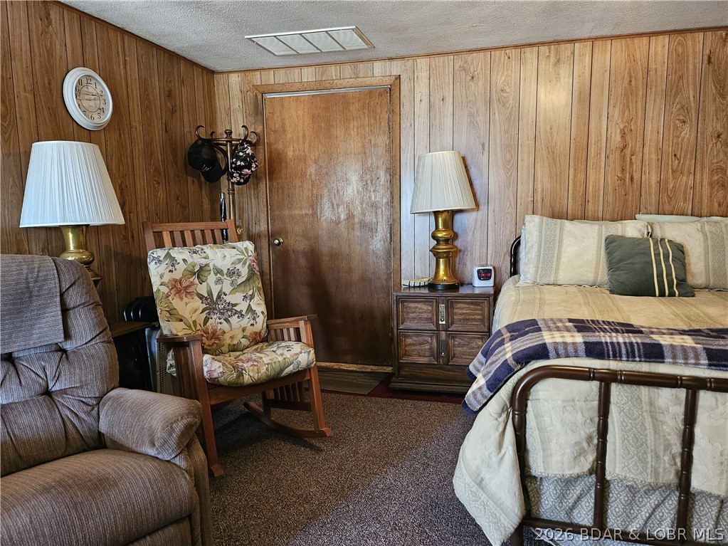 Golden Goose - Residential