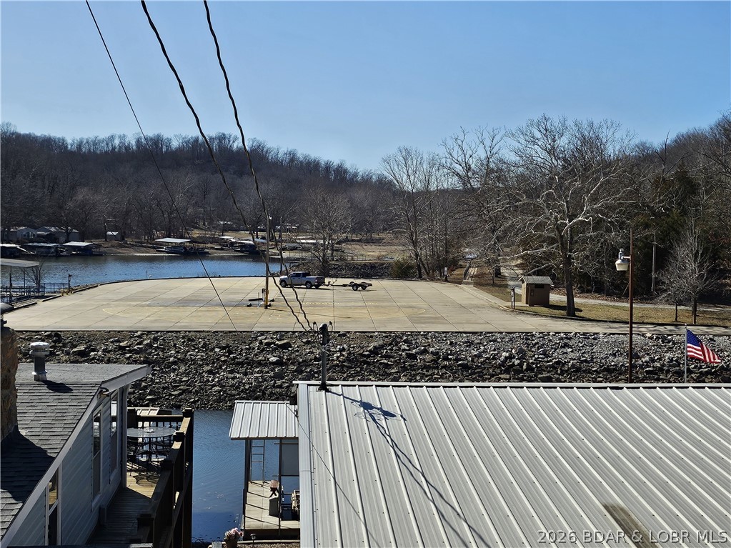 Golden Goose - Residential