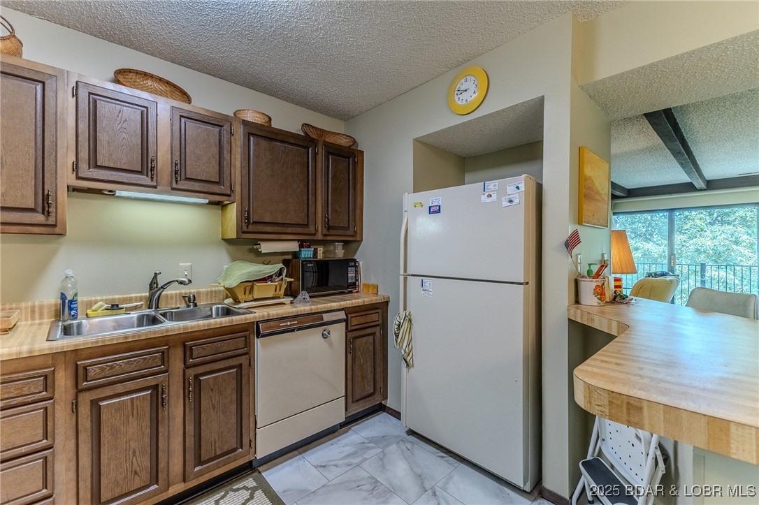 Waters Edge Condominium - Residential