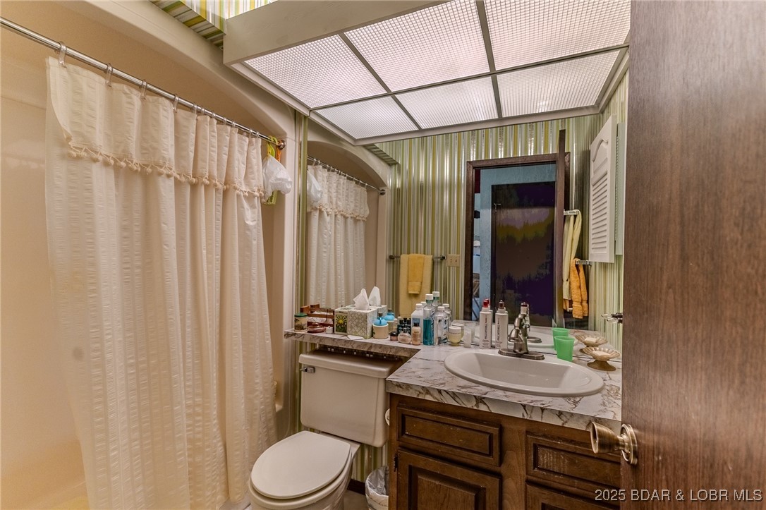 Waters Edge Condominium - Residential
