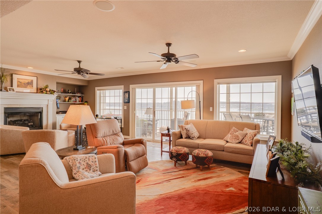 Lighthouse Pointe Condominium - Residential