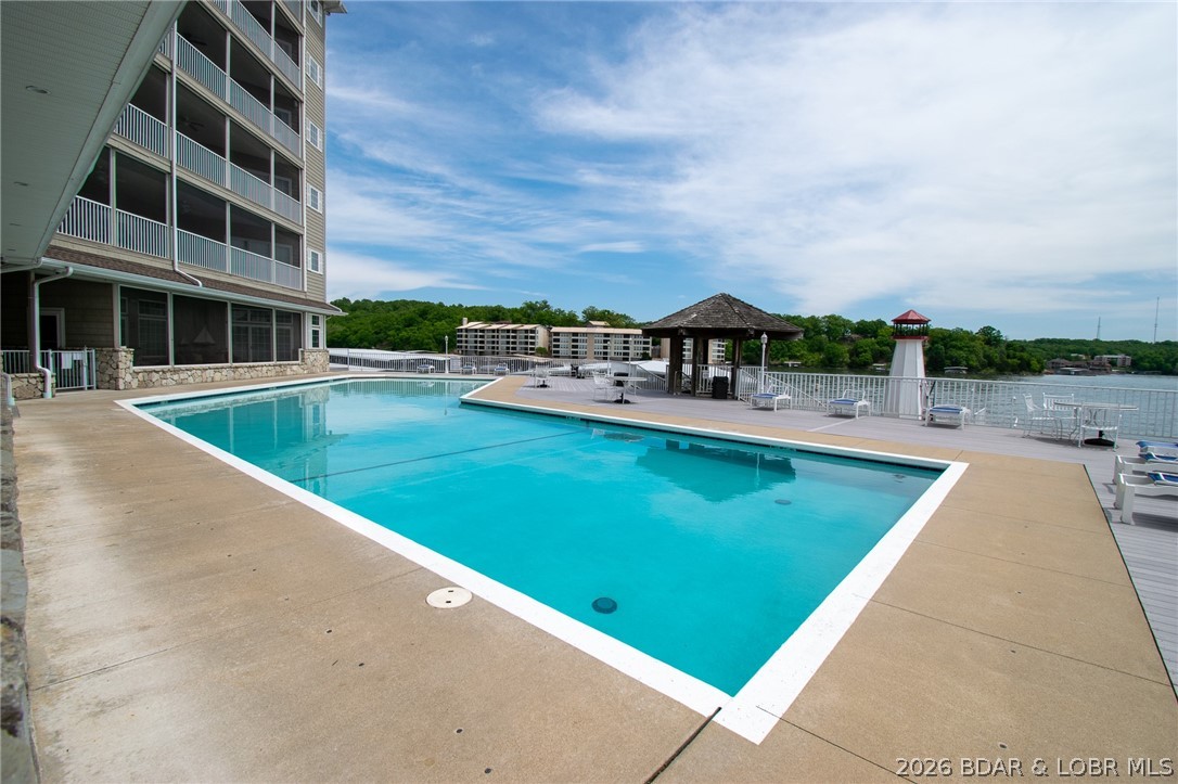 Lighthouse Pointe Condominium - Residential