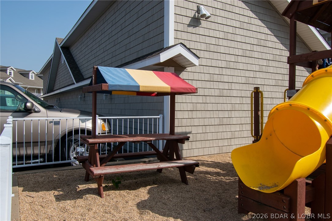 Lighthouse Pointe Condominium - Residential