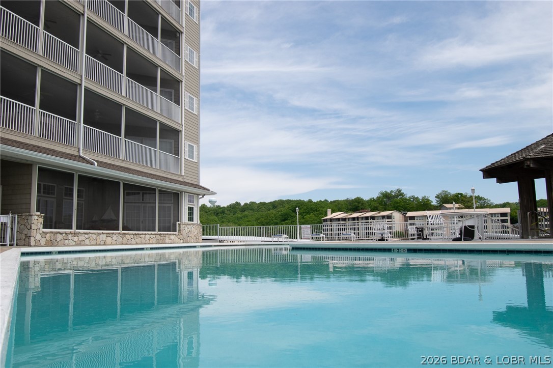 Lighthouse Pointe Condominium - Residential