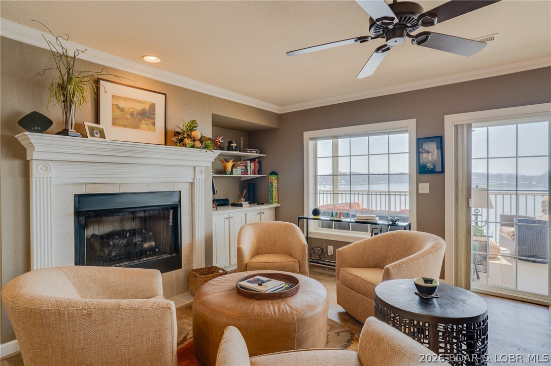 Lighthouse Pointe Condominium - Residential