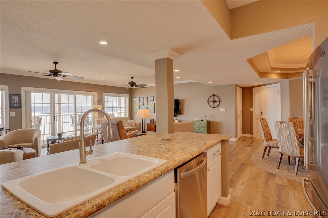 Lighthouse Pointe Condominium - Residential