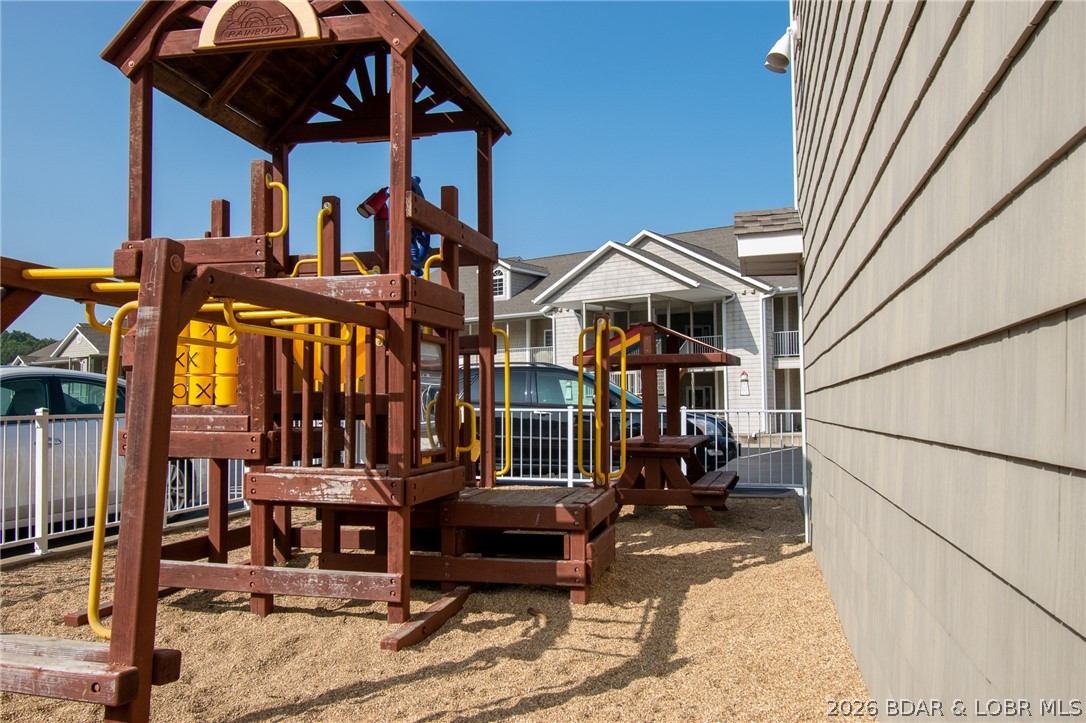 Lighthouse Pointe Condominium - Residential