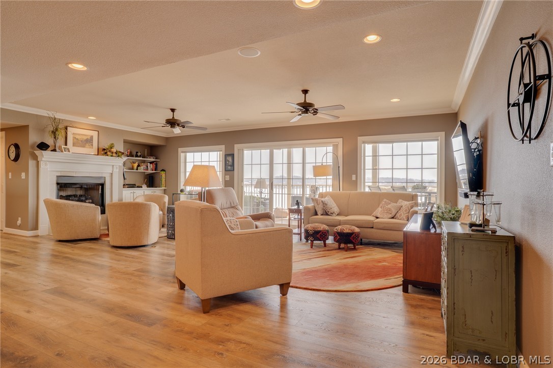 Lighthouse Pointe Condominium - Residential