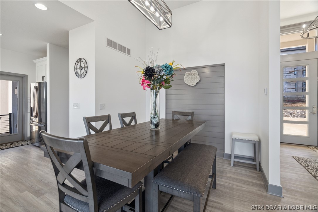 Osage Beach, Missouri 65065, United States, 4 Bedrooms Bedrooms, ,3 BathroomsBathrooms,Residential,Contingent,65080