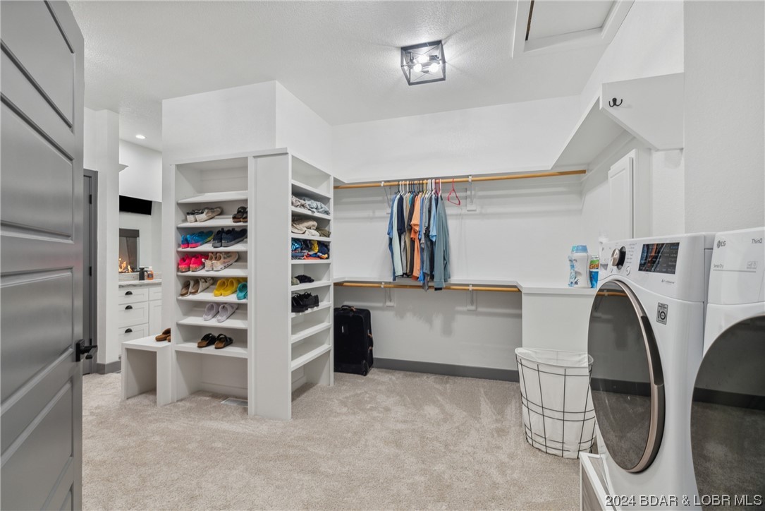 Osage Beach, Missouri 65065, United States, 4 Bedrooms Bedrooms, ,3 BathroomsBathrooms,Residential,Contingent,65080