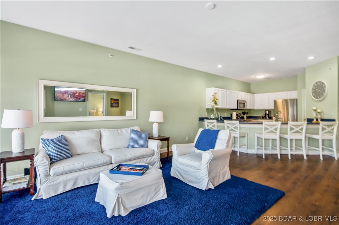 Lake Ozark, Missouri 65049, United States, 3 Bedrooms Bedrooms, ,2 BathroomsBathrooms,Residential,Active,111505