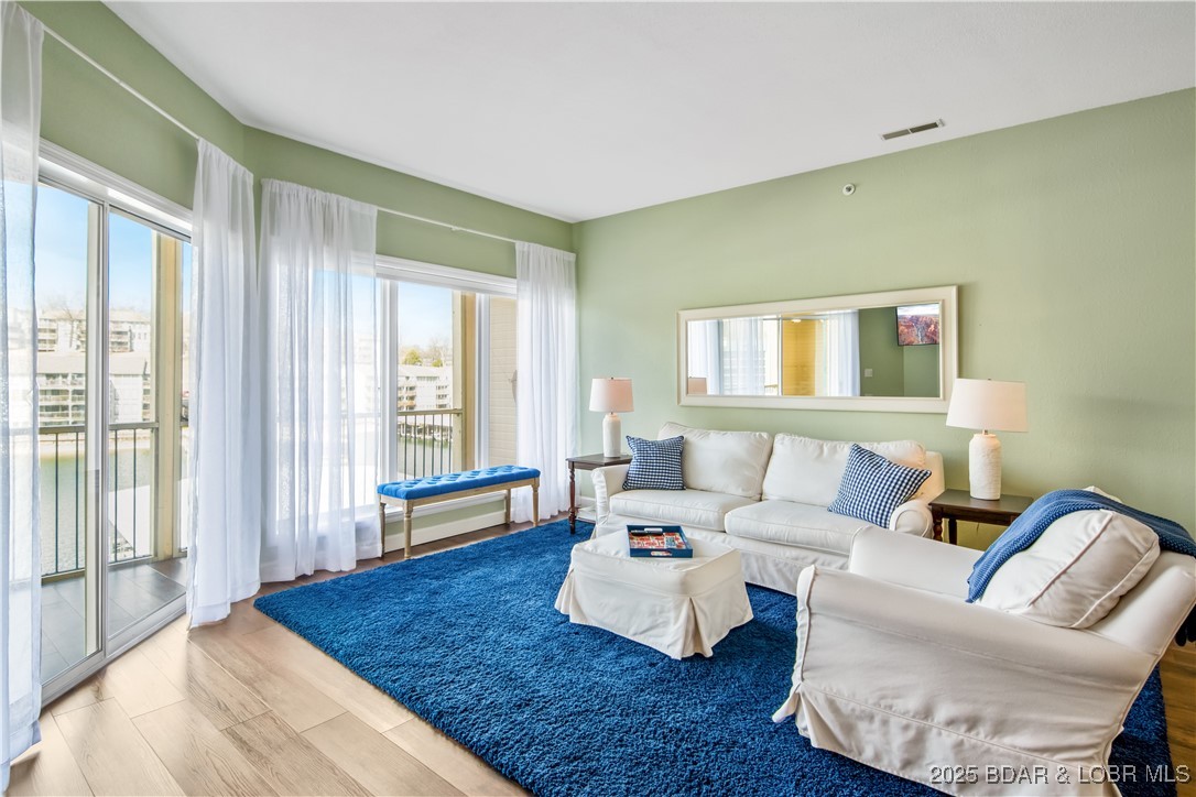 Lake Ozark, Missouri 65049, United States, 3 Bedrooms Bedrooms, ,2 BathroomsBathrooms,Residential,Active,111505