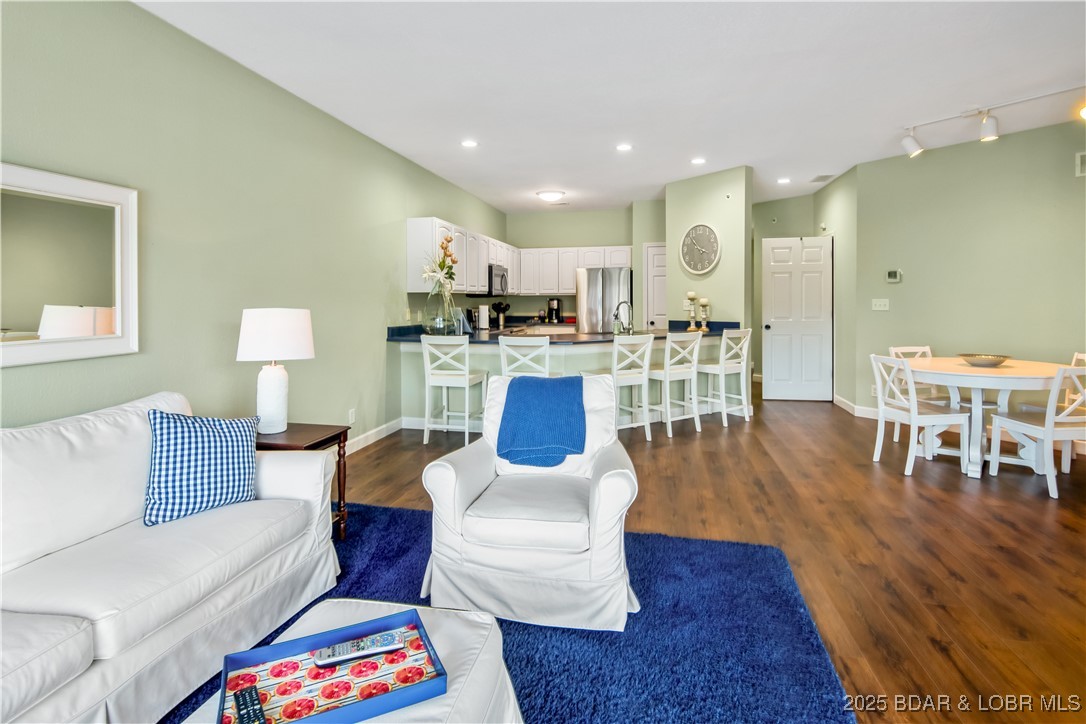 Lake Ozark, Missouri 65049, United States, 3 Bedrooms Bedrooms, ,2 BathroomsBathrooms,Residential,Active,111505