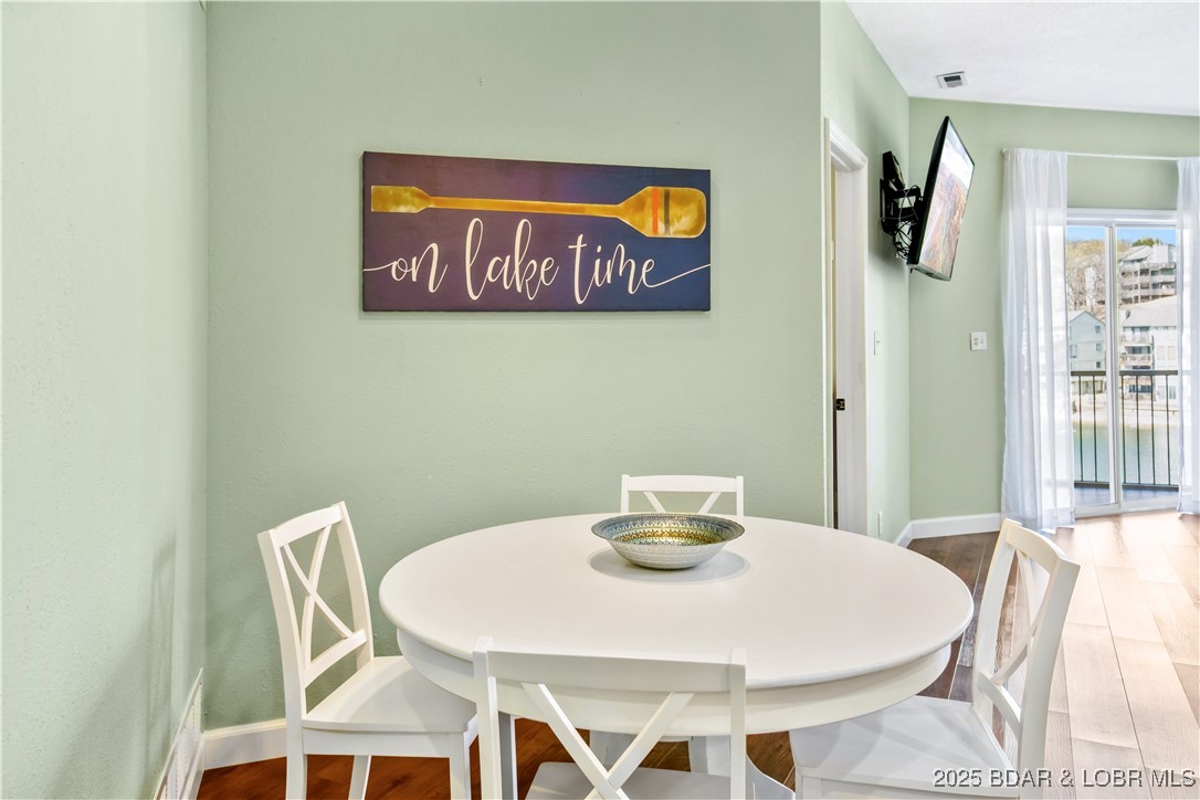 Lake Ozark, Missouri 65049, United States, 3 Bedrooms Bedrooms, ,2 BathroomsBathrooms,Residential,Active,111505