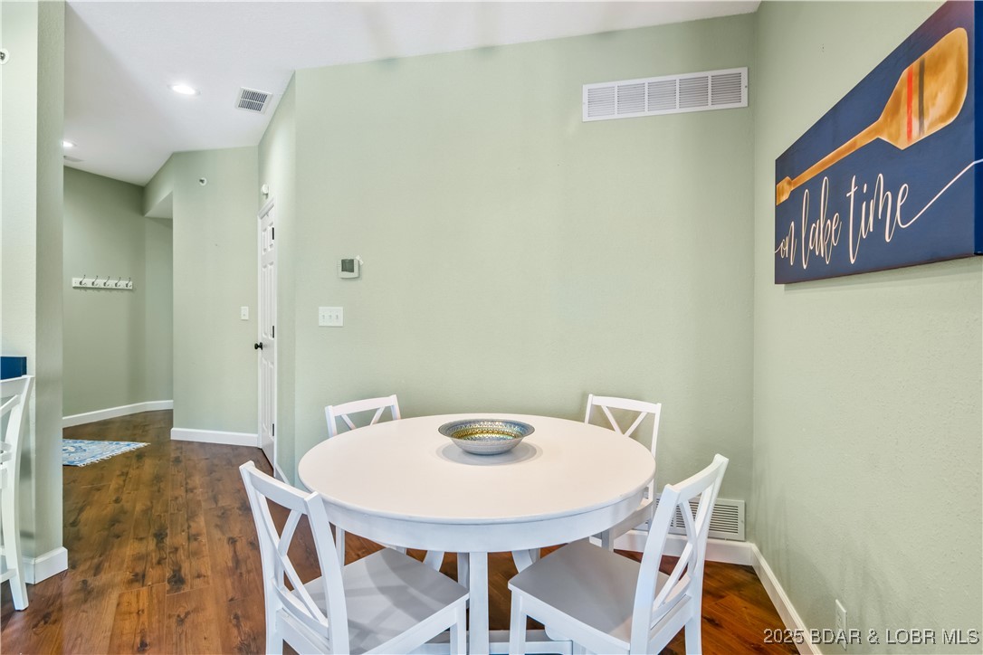 Lake Ozark, Missouri 65049, United States, 3 Bedrooms Bedrooms, ,2 BathroomsBathrooms,Residential,Active,111505