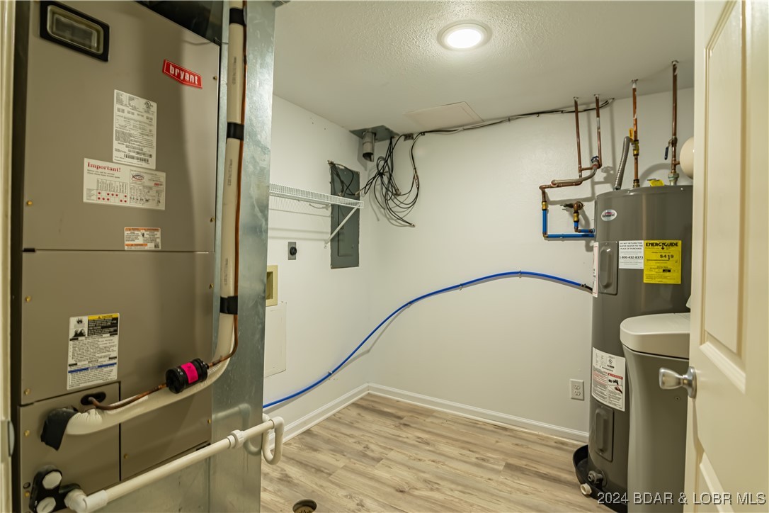 Four Seasons, Missouri 65049, United States, 4 Bedrooms Bedrooms, ,3 BathroomsBathrooms,Residential,Active,35078