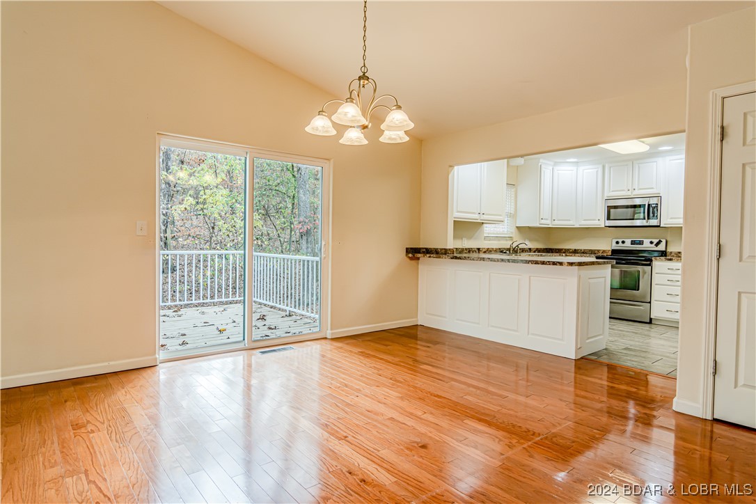 Four Seasons, Missouri 65049, United States, 4 Bedrooms Bedrooms, ,3 BathroomsBathrooms,Residential,Active,35078