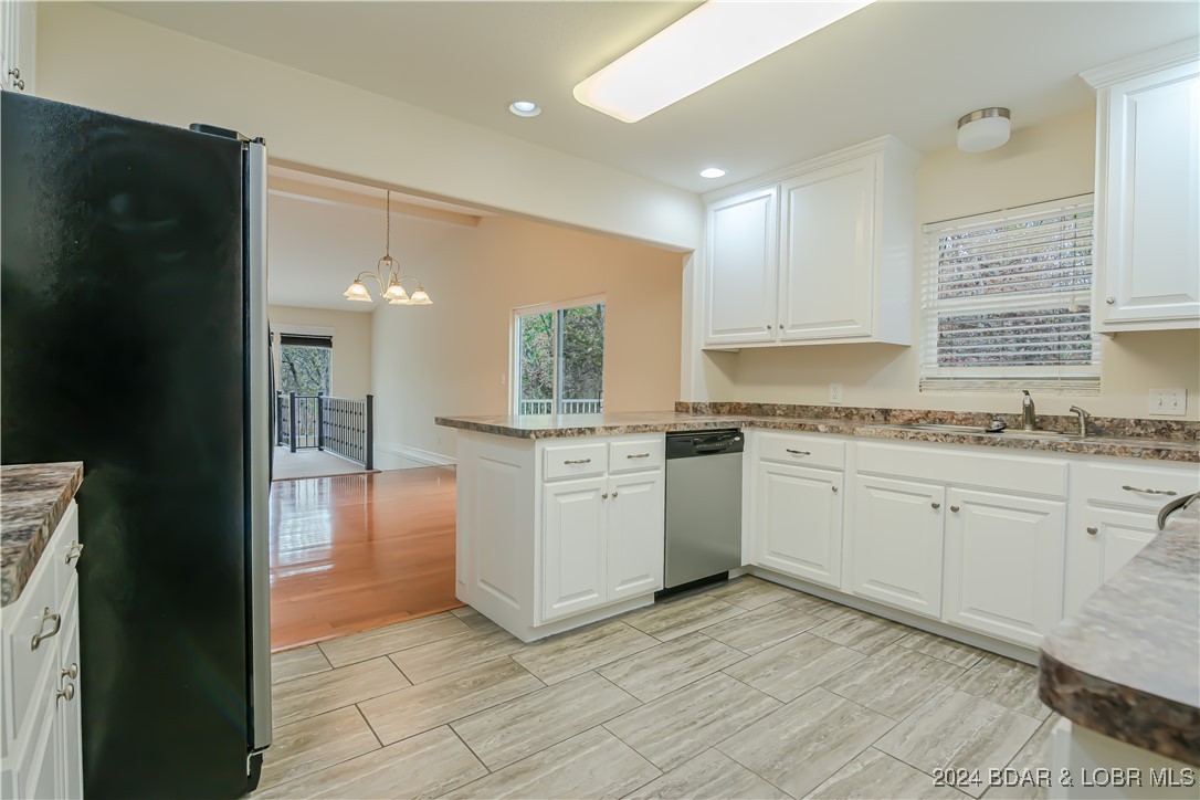 Four Seasons, Missouri 65049, United States, 4 Bedrooms Bedrooms, ,3 BathroomsBathrooms,Residential,Active,35078