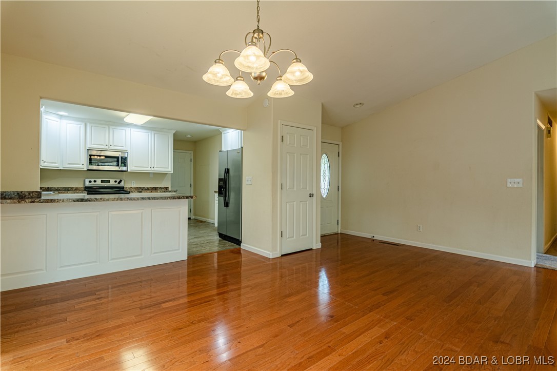 Four Seasons, Missouri 65049, United States, 4 Bedrooms Bedrooms, ,3 BathroomsBathrooms,Residential,Active,35078